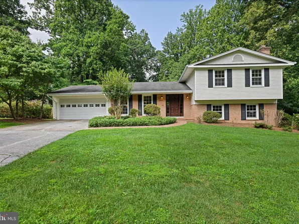 1001 Pickett Pl SW, Vienna, VA 22180