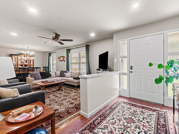 5th image of 816 Hall Dr