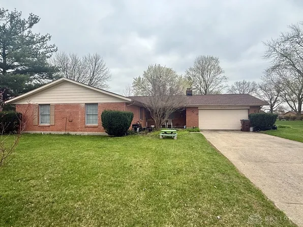 3101 Village Green Dr, Dayton, OH 45432