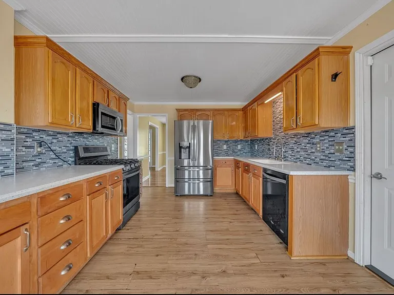 1325 Sunfield Dr — Photo 5