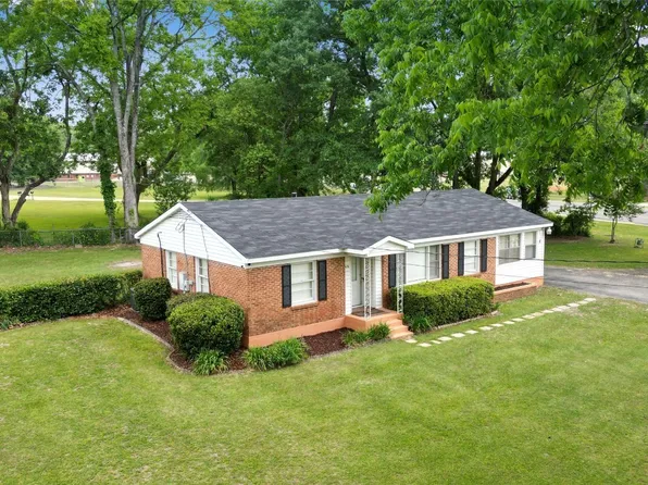 5210 Shady Dr, Millbrook, AL 36054