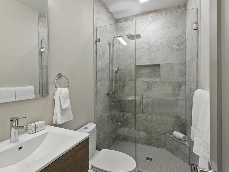1819 Vernon St NW #3 — Photo 14