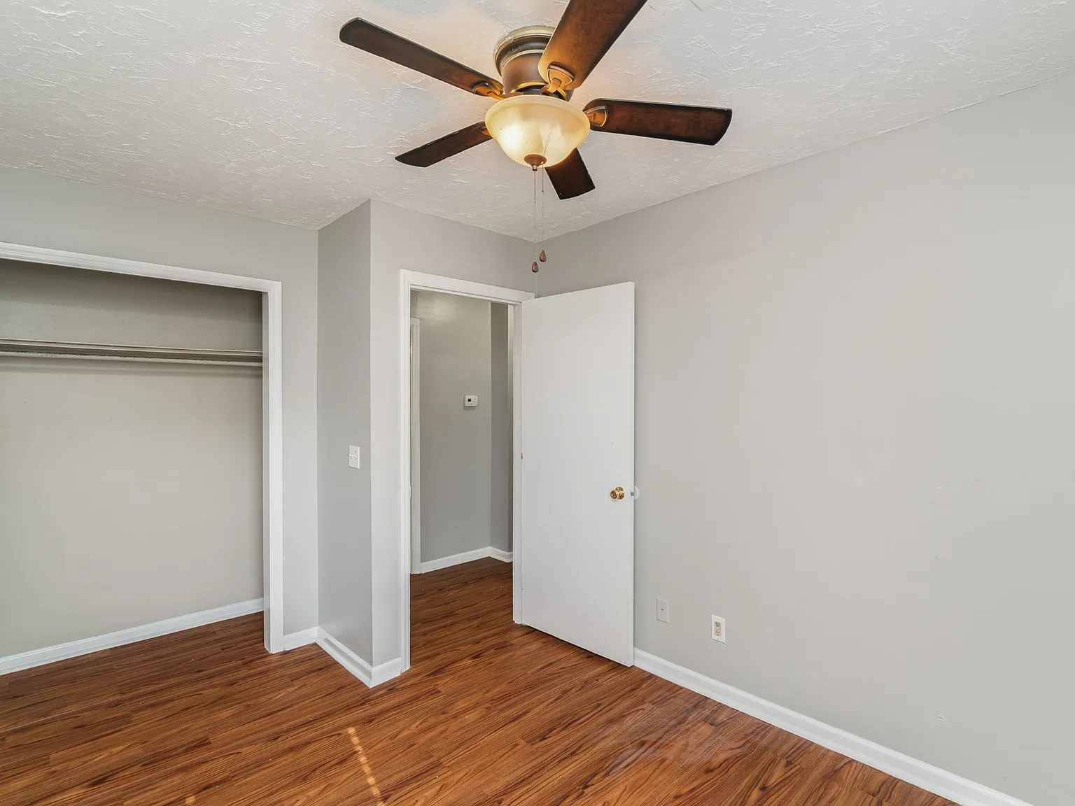 2751 Jersey Ave — Photo 3