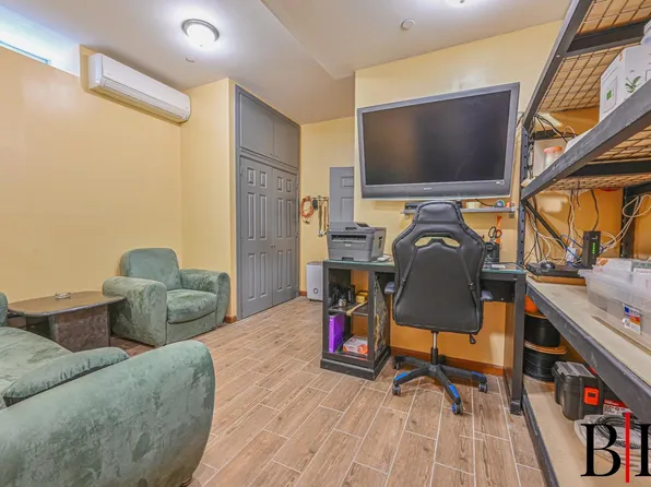 92 Brighton 11th Street image 9 of 13