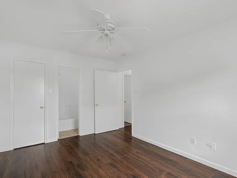 2106 Nettleton St — Photo 10