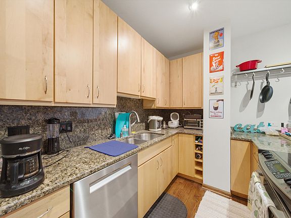4th image of 130 S Canal St APT 724