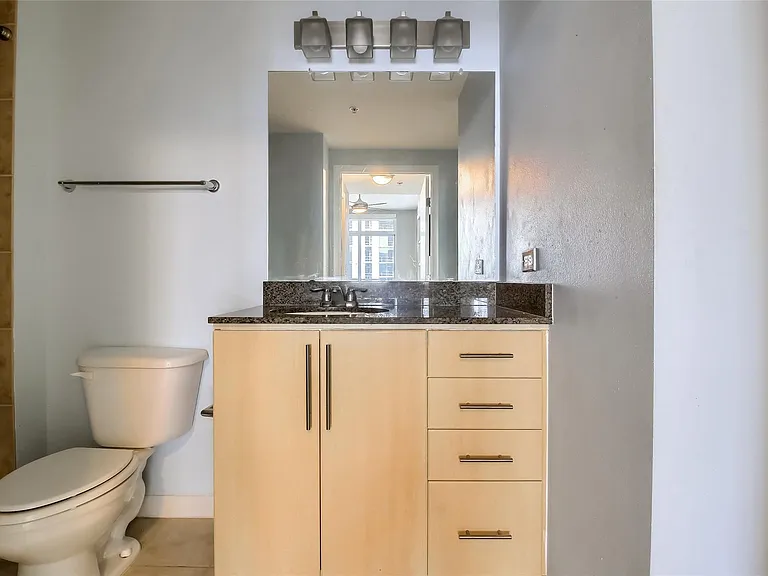 54 Rainey St #1109 — Photo 25