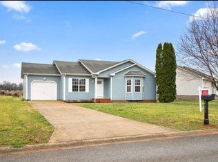 307 Man O War Dr, Oak Grove, KY 42262