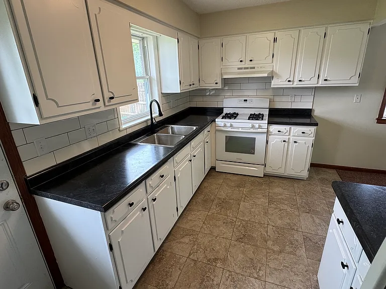 840 N Parkview Ct #B — Photo 6
