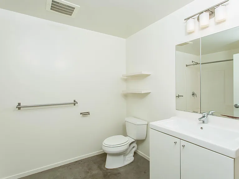1st floor bath