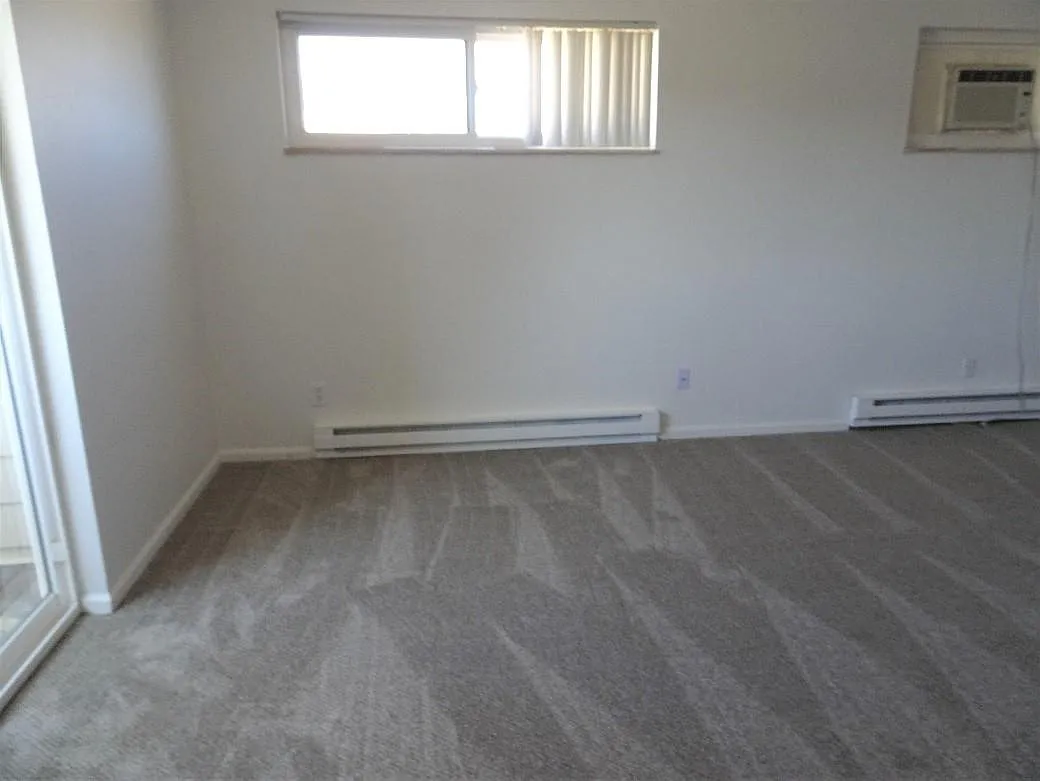 2 bed, 1000 sqft, $1,800 — Photo 3