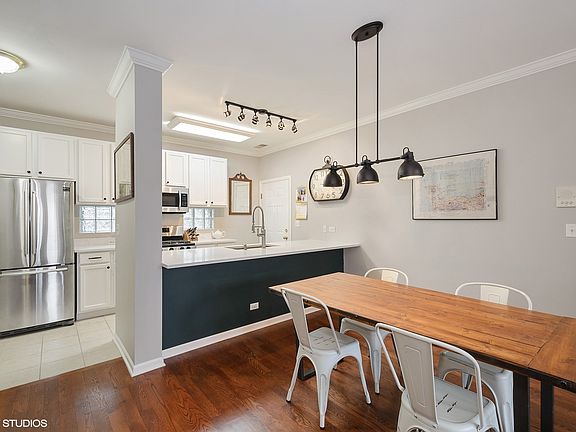 5th image of 1245 N Orleans St #1003
