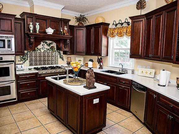 5th image of 154 River Wind Dr