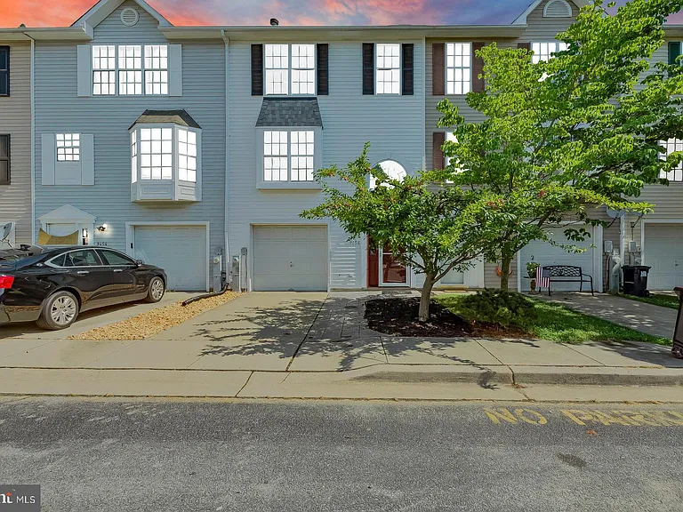 9456 Sea Breeze Ct — Photo 28