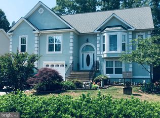 211 Santa Maria Ave, Colonial Beach, VA 22443