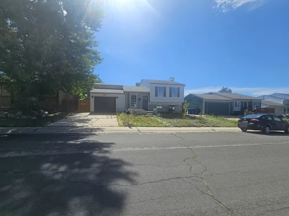 1686 Genoa St, Aurora, CO 80011