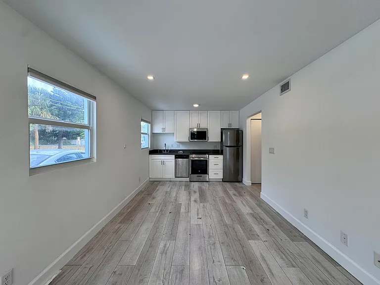 102 S K St #1 — Photo 15