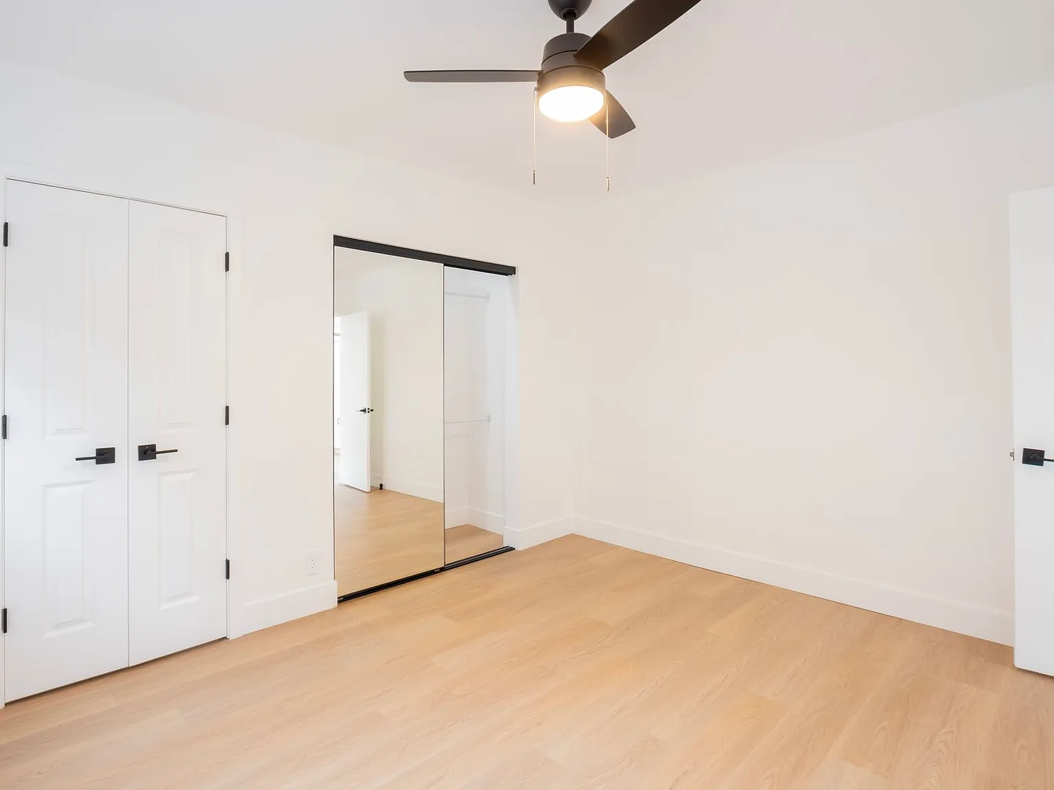 937 N Orange Grove Ave — Photo 4