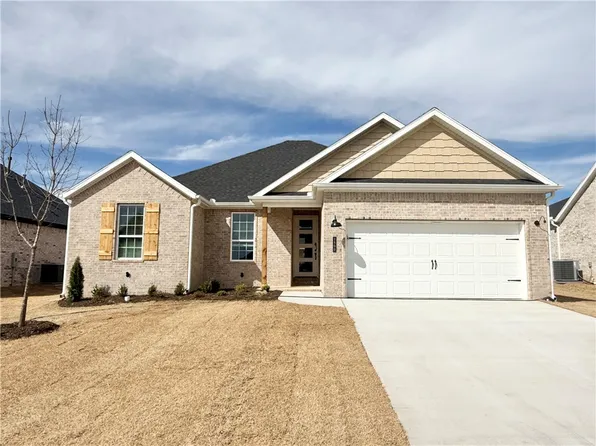 1900 Edwards St, Pea Ridge, AR 72751