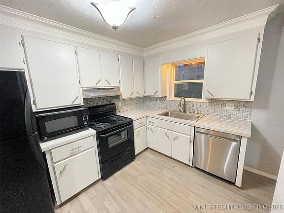 4th image of 511 W Allen Rd