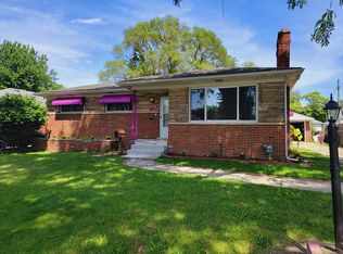 21080 Cyman Ave, Warren, MI 48091