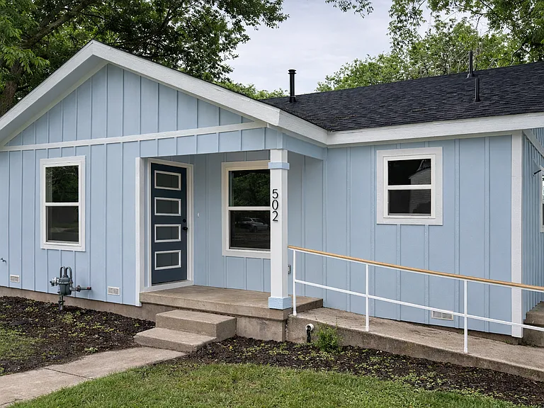 502 Duncan Ave — Photo 2