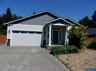 1105 Hardcastle Ave, Woodburn, OR 97071