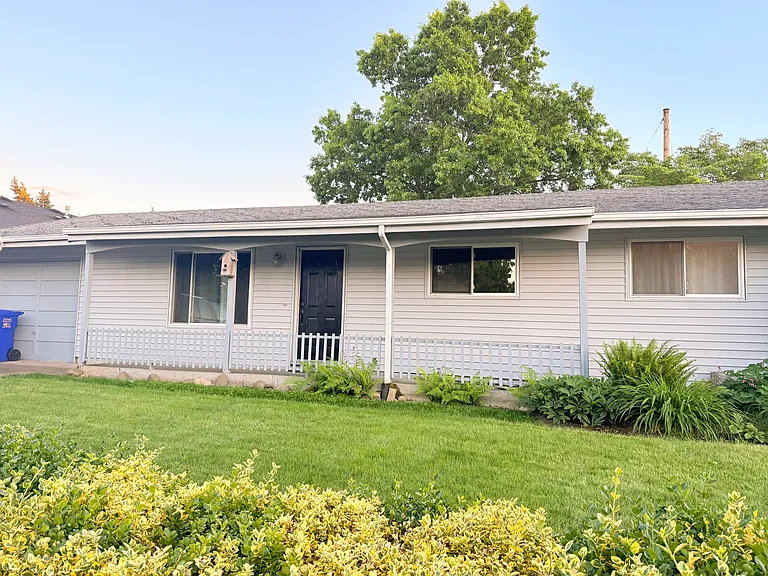 House with front yard