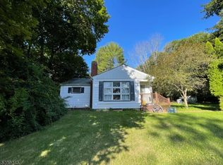 5 Saint Marys Pl, Sparta, NJ 07871