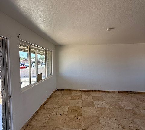 5th image of 2318 E Atlanta Ave