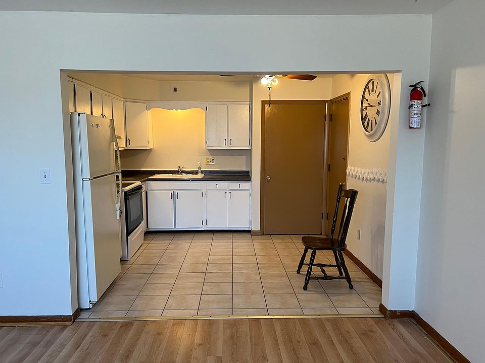 1st image of 142 Flintridge Dr #1