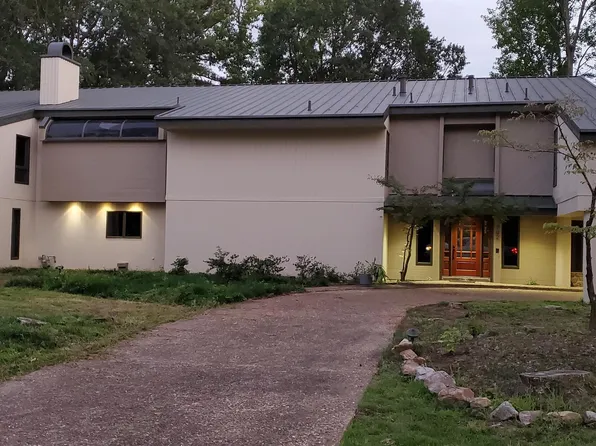 702 Golf View Dr, Pine Bluff, AR 71603