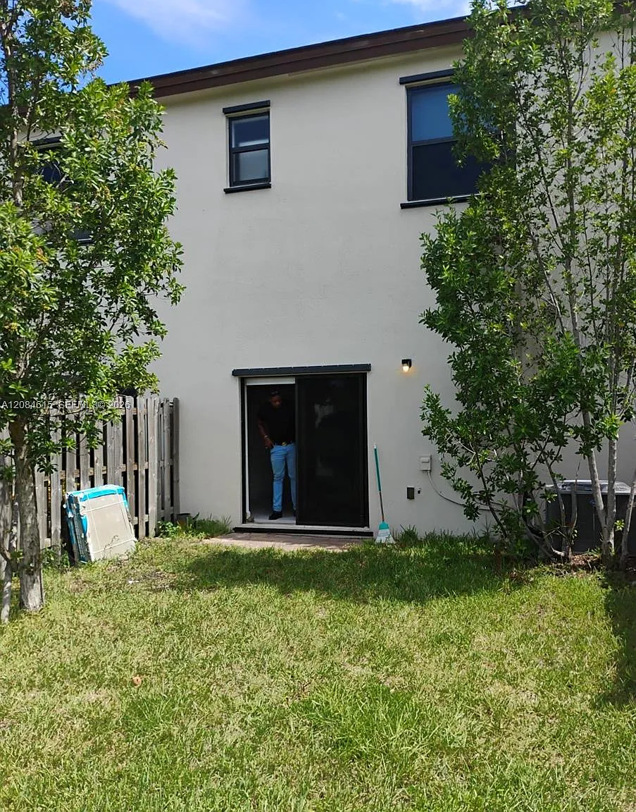 Enclave South Phase 2 — Photo 4