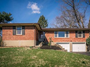 514 Indian Ridge Rd, Windy Hills, KY 40207