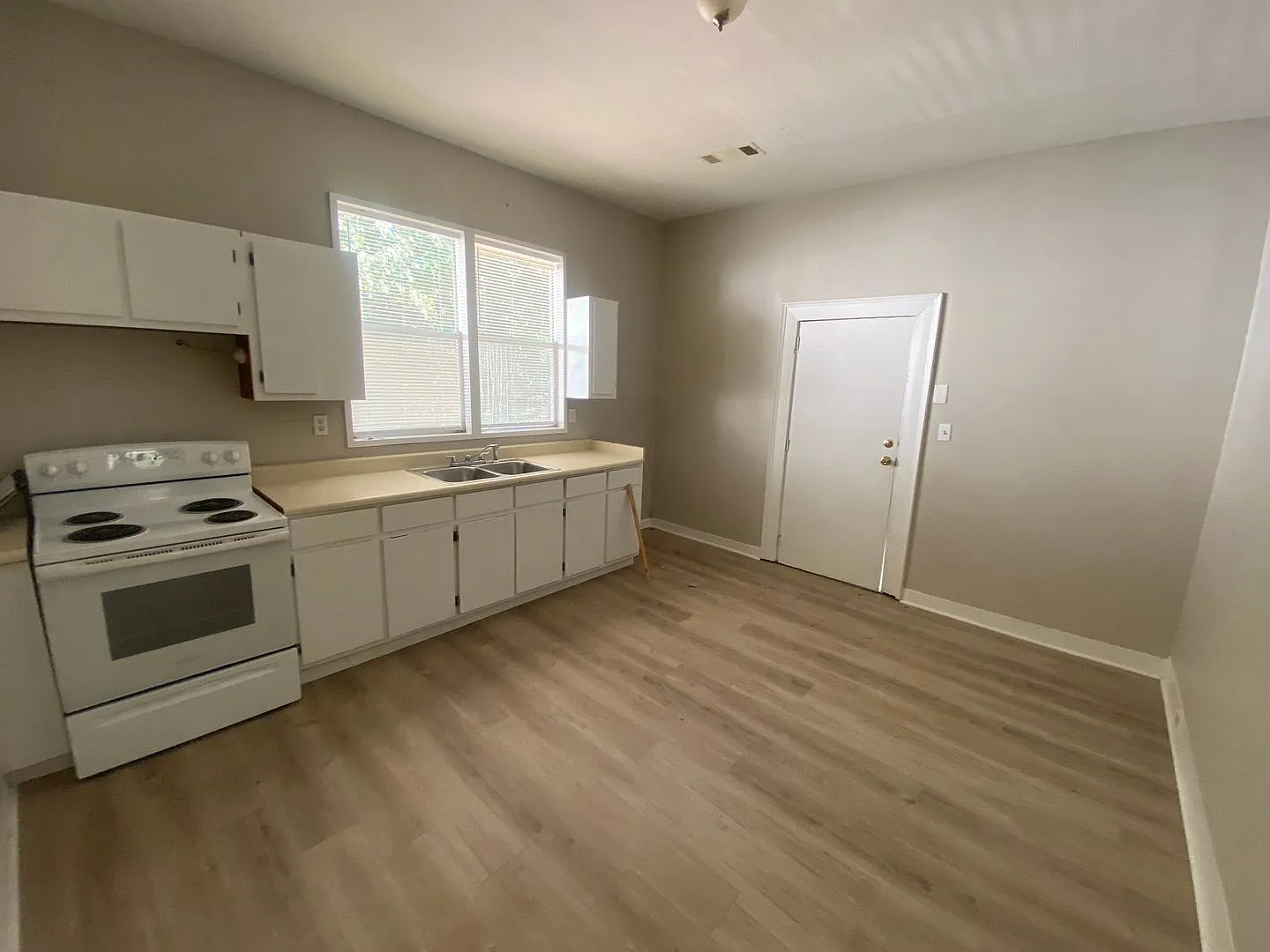 4 Bedroom / 1 Bathroom Home For Rent In Bibb City Area Of Columbus, Ga **Total Electric** — Photo 3