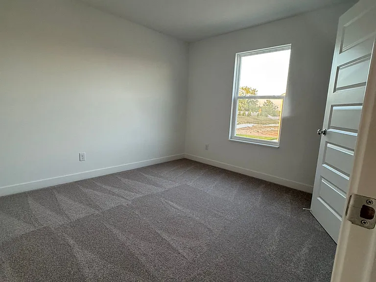 15370 Farrington Way — Photo 12