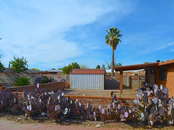 5th image of 3701 N Los Altos Ave