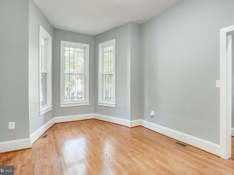 606 Q St NW — Photo 10