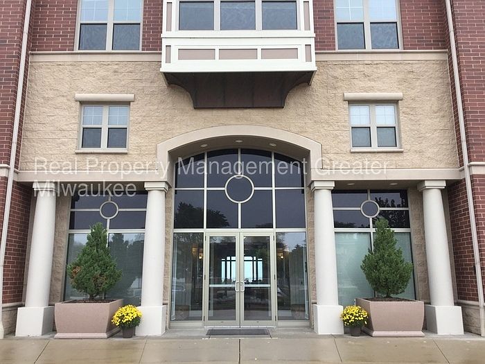 1st image of 4110 S Lake Dr Unit 439