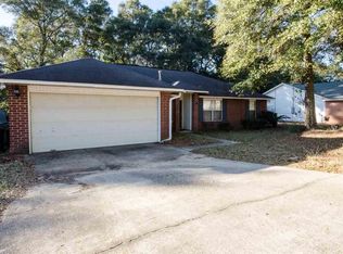 6761 Community Dr, Pensacola, FL 32526