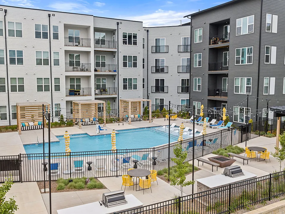 Broadstone Oak City apartments community photo