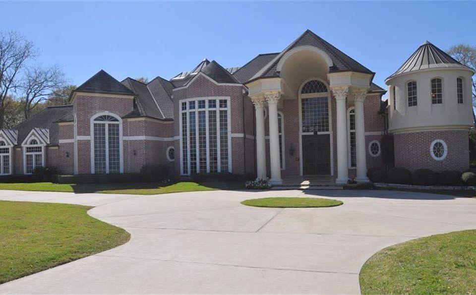 1st image of 6565 Broad Oaks Dr