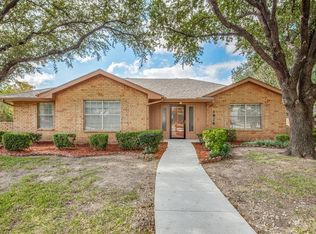 1825 Green Ridge Dr, Carrollton, TX 75007