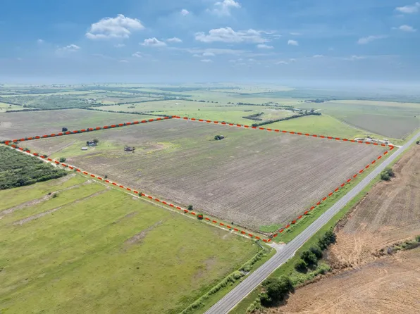 5077 S Fm 81, Runge, TX 78151