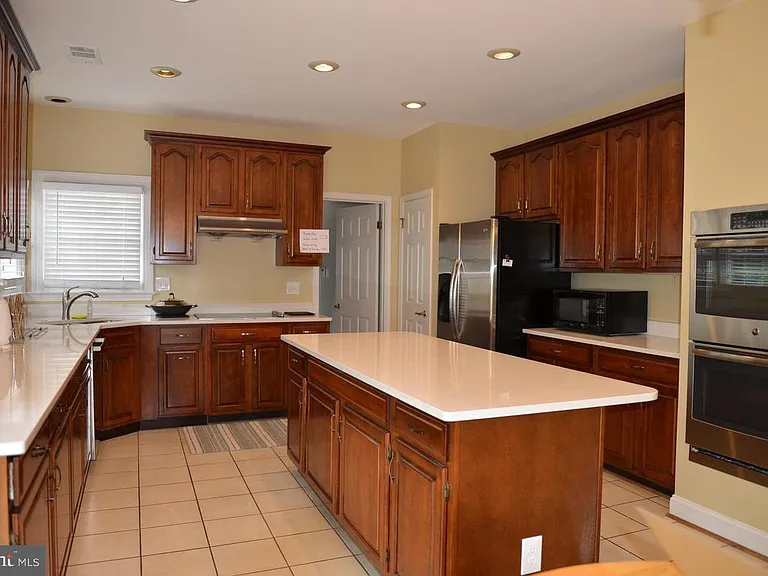 9706 Middleton Ridge Rd — Photo 8