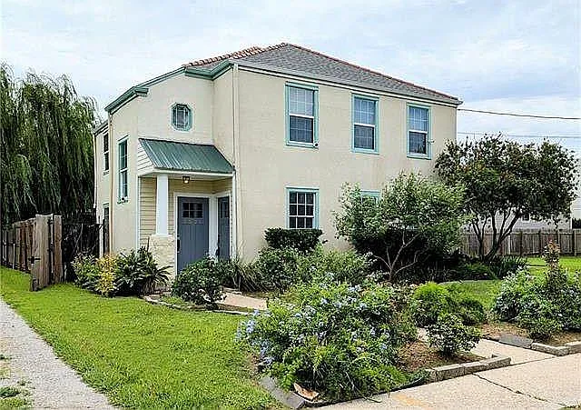 5526 Mandeville St — Photo 1