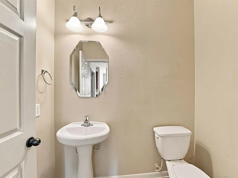 16726 Vivian Point Ln — Photo 26