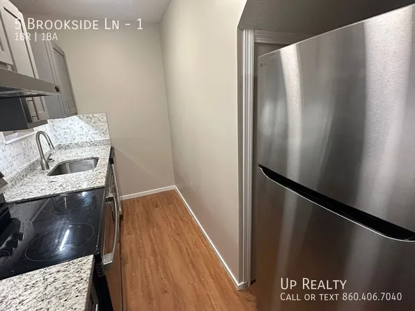 5 Brookside Ln, Woodstock, CT