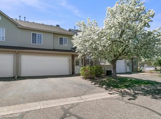 2433 Oakridge Cir, Hudson, WI 54016