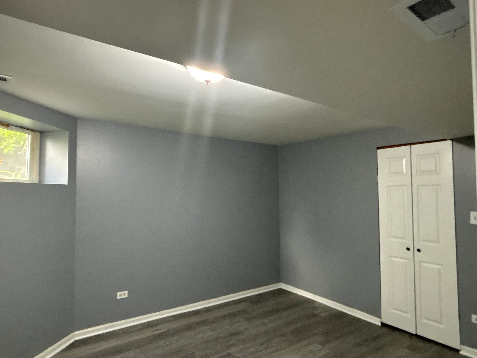 5 bed, 2700 sqft, $2,600 — Photo 2